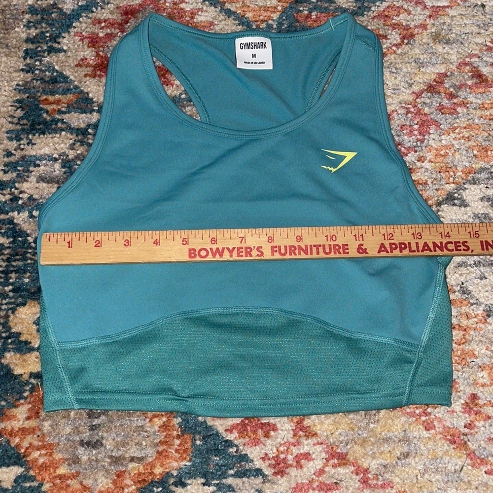 Gymshark woman’s training top - medium new - Picture 3 of 5